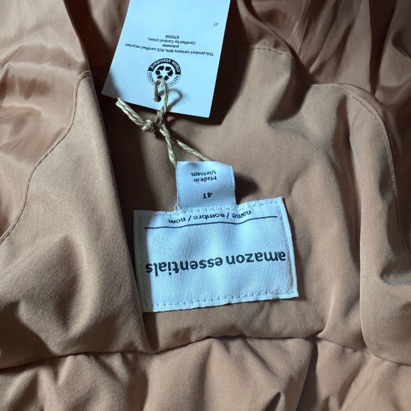 Kids Amazon Essentials puffer - Picture 3 of 3